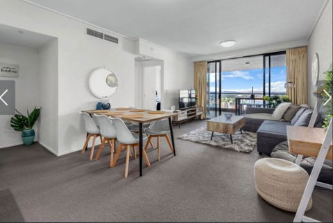 AU1 - Long Stay W Balcony RiverViews Fast WiFi - Tweed Heads Accommodation 1