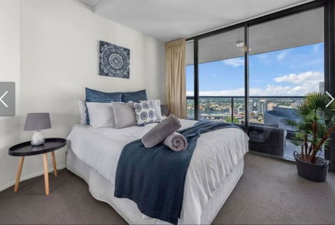 AU1 - Long Stay W Balcony RiverViews Fast WiFi - Tweed Heads Accommodation 3