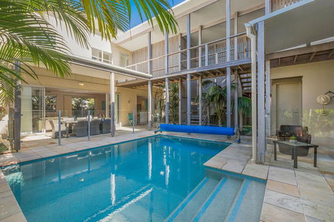 Augusta House - Tweed Heads Accommodation 0
