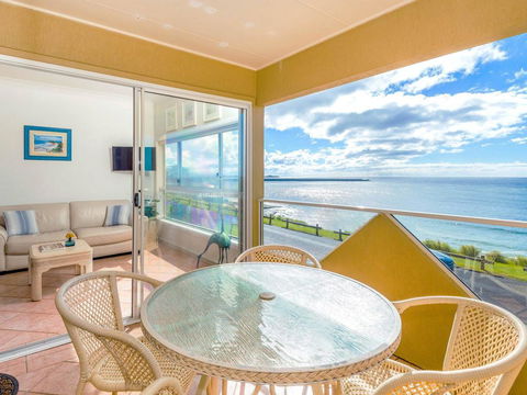 Avalon 1 - Overlooking Beautiful Convent Beach - Tweed Heads Accommodation 0