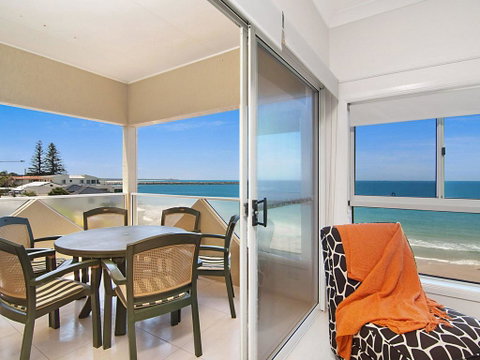 Avalon 3 - Views To Die For - Across The Road From Convent Beach - Tweed Heads Accommodation 0