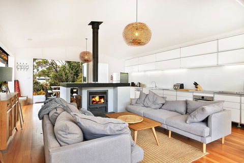 Ayana Beach House - Pet Friendly - Opposite Beach - Tweed Heads Accommodation 1
