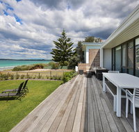 Azure Absolute Beachfront - Pet Friendly - Tweed Heads Accommodation