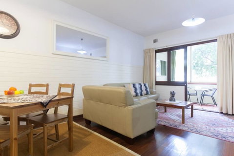B2 Broadway Abode Close To Swan River, UWA & Hospitals - Tweed Heads Accommodation 1