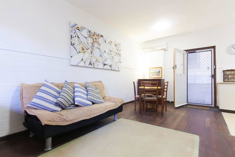 B3 Walk To UWA, Swan River On The Nedlands Border - Tweed Heads Accommodation 0