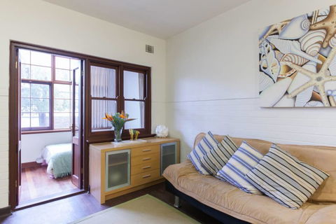 B3 Walk To UWA, Swan River On The Nedlands Border - Tweed Heads Accommodation 3