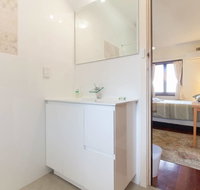 B8 Cafes Resturants UWA close to SCGH - Tweed Heads Accommodation