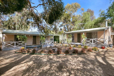 Barossa Country Cottages - Tweed Heads Accommodation 1