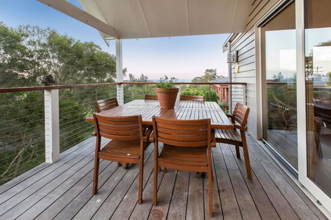 BAY VIEWS ON MANNA - DROMANA - Tweed Heads Accommodation 2