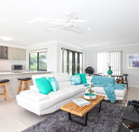 Beach Breeze Holiday House - Tweed Heads Accommodation