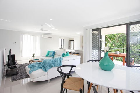 Beach Breeze Holiday House - Tweed Heads Accommodation 3