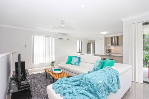 Beach Breeze Holiday House - Tweed Heads Accommodation 1