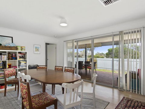 Beach Fun - 11 Broadbeach Drive - Tweed Heads Accommodation 1