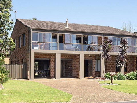 Beach House On Jones Beach - Kiama Accommodation - Tweed Heads Accommodation 0