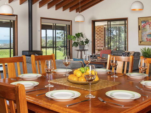 Beach House On Jones Beach - Kiama Accommodation - Tweed Heads Accommodation 2