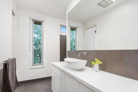Beach Road Luxury With Ocean Views - Tweed Heads Accommodation 2