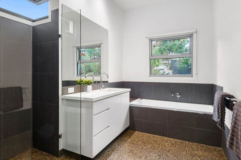 Beach Road Luxury With Ocean Views - Tweed Heads Accommodation 1