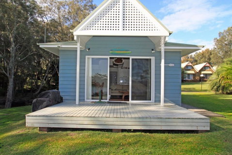 Beach Shack On The Lagoon - Tweed Heads Accommodation 1