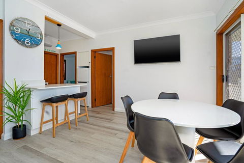 Beachcomer, Unit 2 - The Entrance, NSW - Tweed Heads Accommodation 2