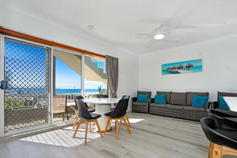 Beachcomer, Unit 2 - The Entrance, NSW - Tweed Heads Accommodation 3