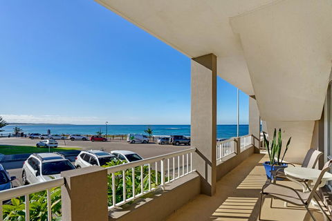 Beachcomer, Unit 2 - The Entrance, NSW - Tweed Heads Accommodation 1