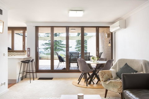 Beachfront Manly Apartment With Parking And Balcony - Tweed Heads Accommodation 0