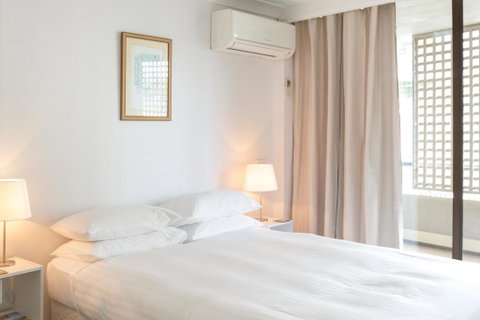 Beachfront Manly Apartment With Parking And Balcony - Tweed Heads Accommodation 1