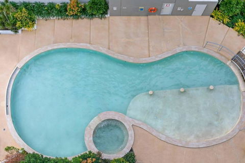 Resort-Style Sister Studios - Double Delight In The CBD - Tweed Heads Accommodation 3