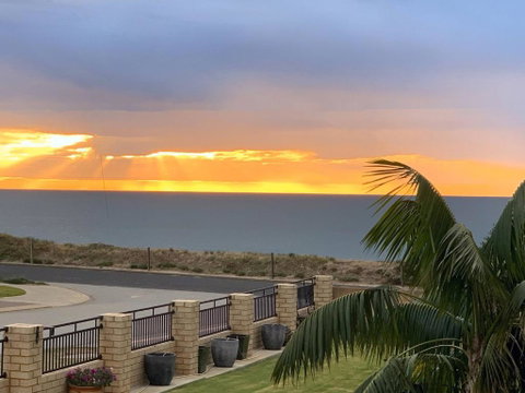 Relaxing Getaway Beachfront Access Multi Family Pets Mandurah - Tweed Heads Accommodation 1