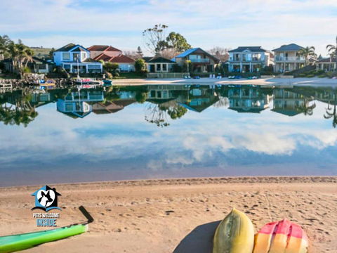 Renovated Beautiful Holiday Home With A Private Beach & Stunning Views! - Tweed Heads Accommodation 0