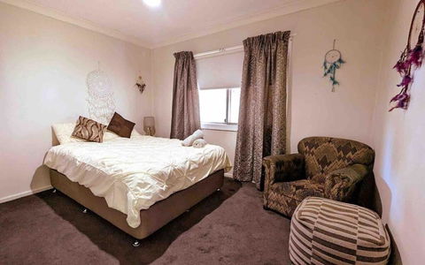 Red Steps - Family & Pet Friendly - Tweed Heads Accommodation 1