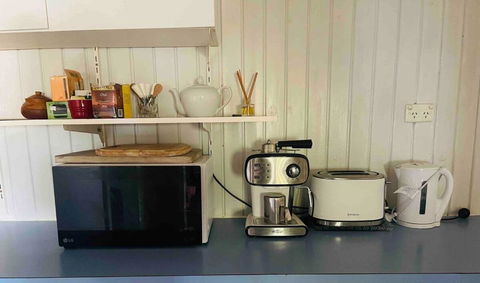 Red Steps - Family & Pet Friendly - Tweed Heads Accommodation 2
