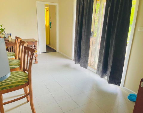 Red Steps - Family & Pet Friendly - Tweed Heads Accommodation 3