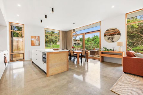 REFRESH At Lonnie - Tweed Heads Accommodation 2