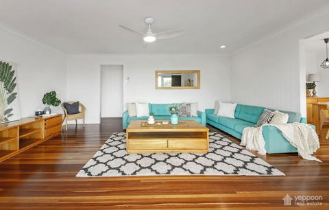 RELAX @48 CLOSE TO BEACH Sleeps 7 - Tweed Heads Accommodation 3