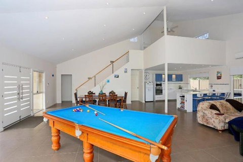 Relax At Falcon By The Bay - Tweed Heads Accommodation 1