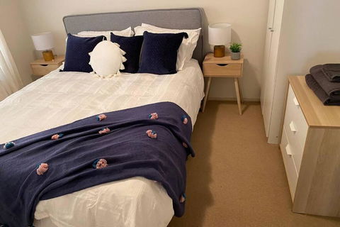 Relax In The Spa With Views Opposite Lake Eildon - Tweed Heads Accommodation 2