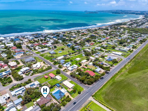 Relaxed Family Beach House - No Linen Included - Tweed Heads Accommodation 0