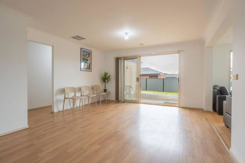 Relaxing Family Home In The Heart Of Tarneit - Tweed Heads Accommodation 2