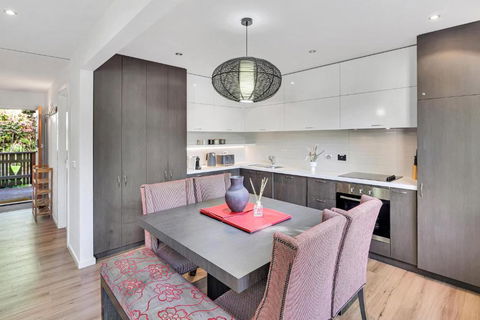 Ren Basera - Tweed Heads Accommodation 1