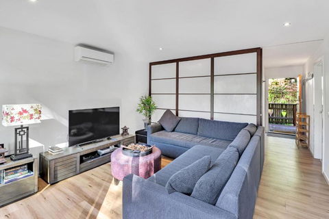 Ren Basera - Tweed Heads Accommodation 2