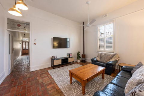 Renovated 2B 1B Victorian House In Princes Hill - Tweed Heads Accommodation 1