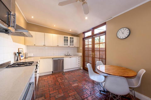 Renovated 2B 1B Victorian House In Princes Hill - Tweed Heads Accommodation 2