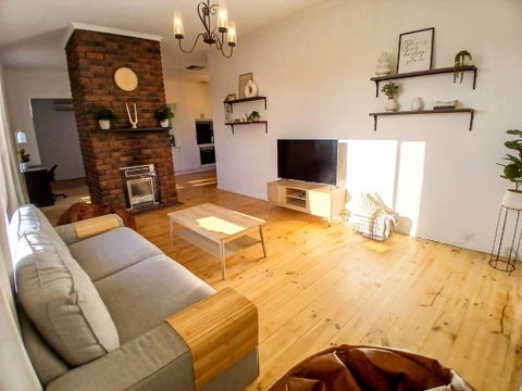Renovated 3BD With Pool And Spa Bath - Tweed Heads Accommodation 2