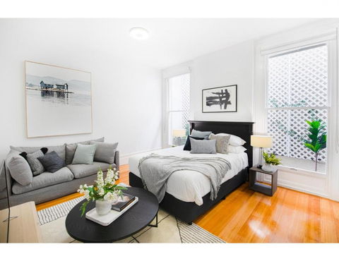 Renovated Studio In Bohemian Area Close To City - Tweed Heads Accommodation 0