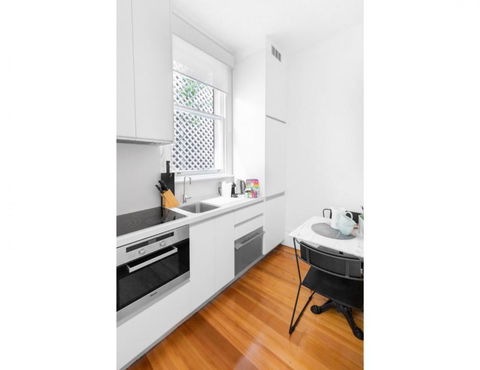 Renovated Studio In Bohemian Area Close To City - Tweed Heads Accommodation 3