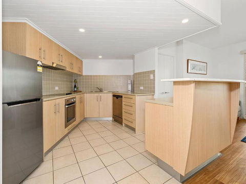 RESORT ON THE BEACH 2214/2215 - Tweed Heads Accommodation 3