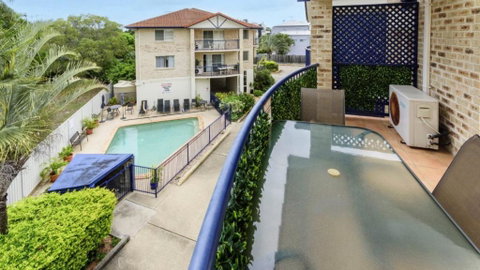 Resort Style Unit Across From The Water - Tweed Heads Accommodation 0