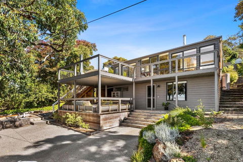 Retro Beach Vibes - Tweed Heads Accommodation 2