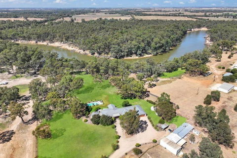 Riverlyne - Riverfront Holiday Home - Tweed Heads Accommodation 0